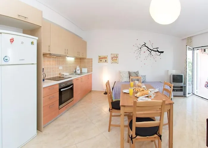 Kazarma At Village Klísmata