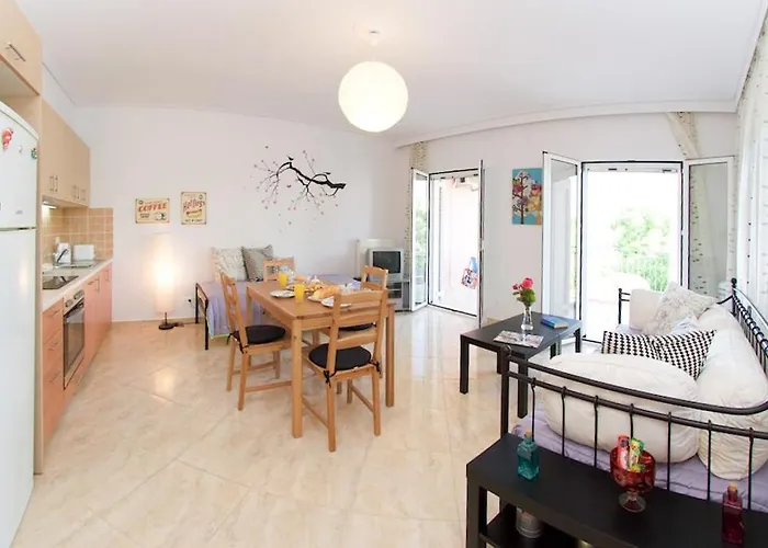 Kazarma At Village Klísmata